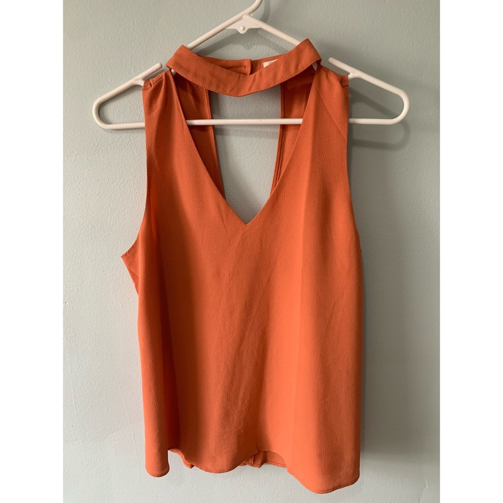 Collared V-neck Top